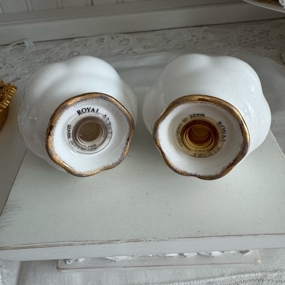 Royal Albert Old Country Roses Salt & Pepper Shakers EUC - Picture 5 of 5